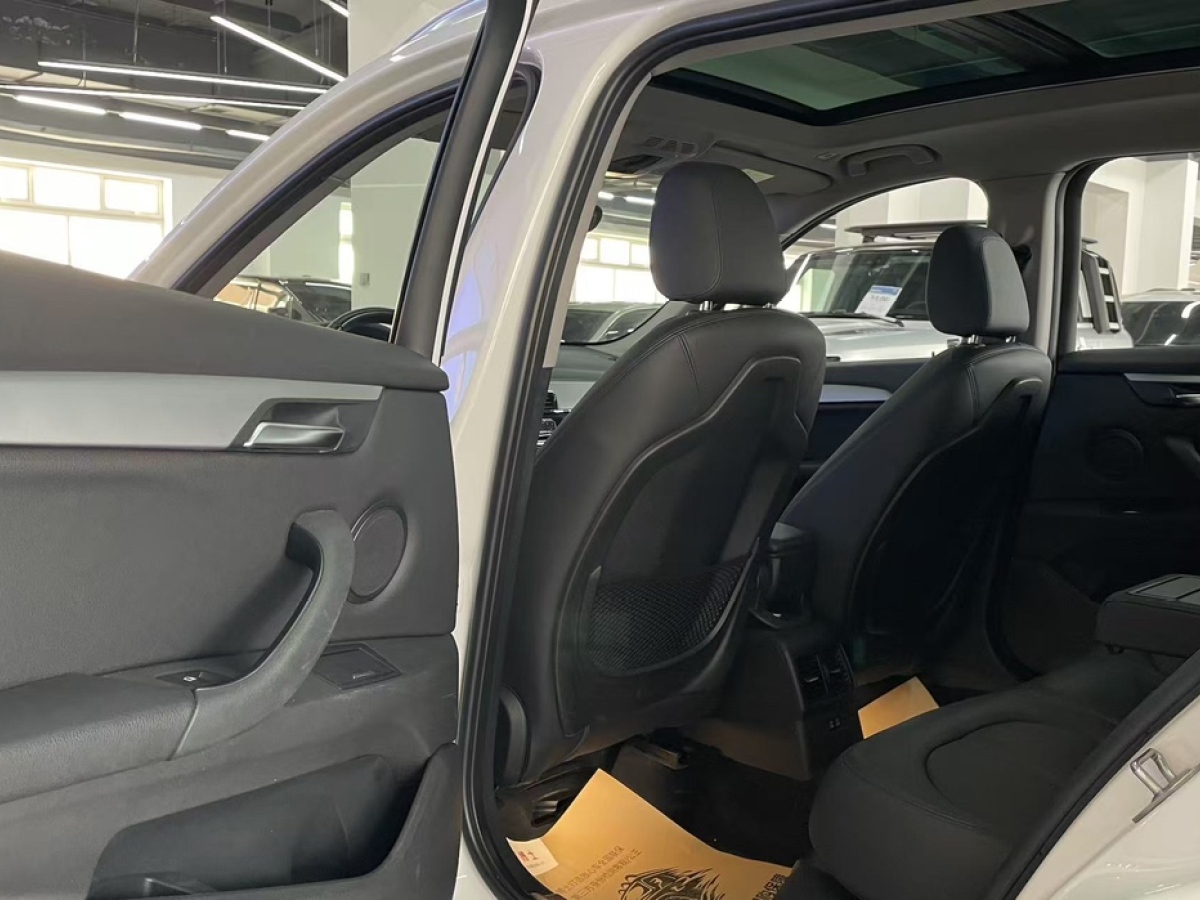 BMW X1 2018 car image #14