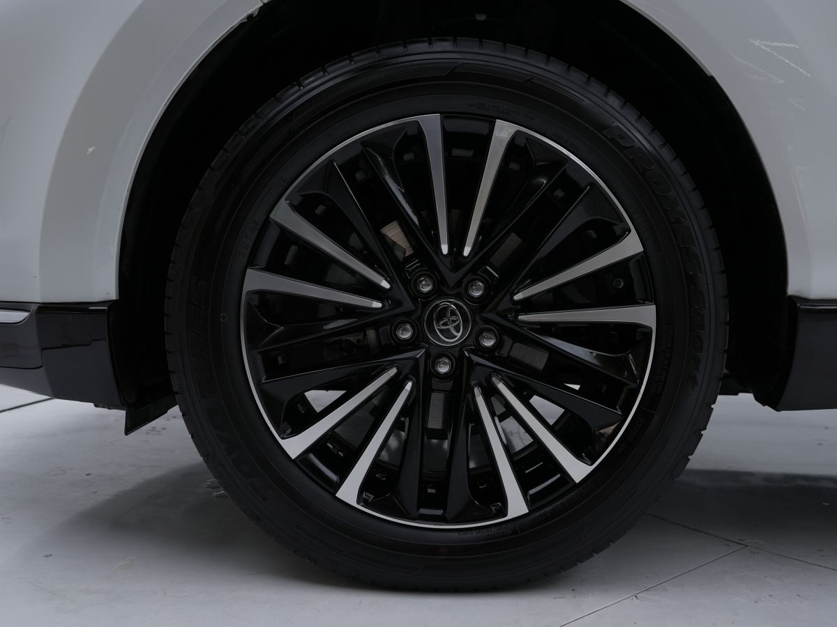 Toyota Venza 2024 car image #14