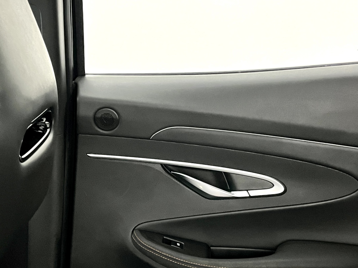 Changan UNI-T 2021 صورة سيارة #14