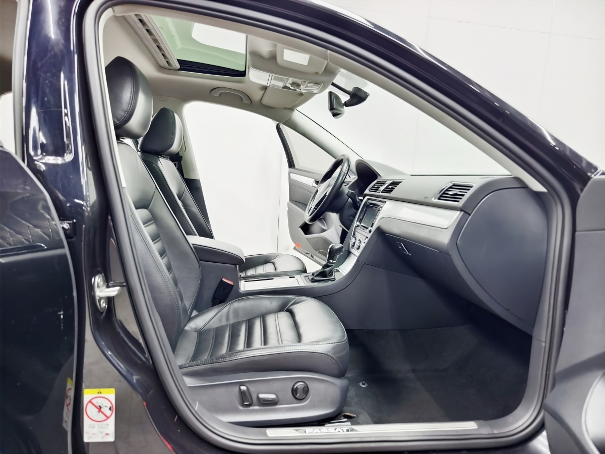 Volkswagen 2015 car image #14