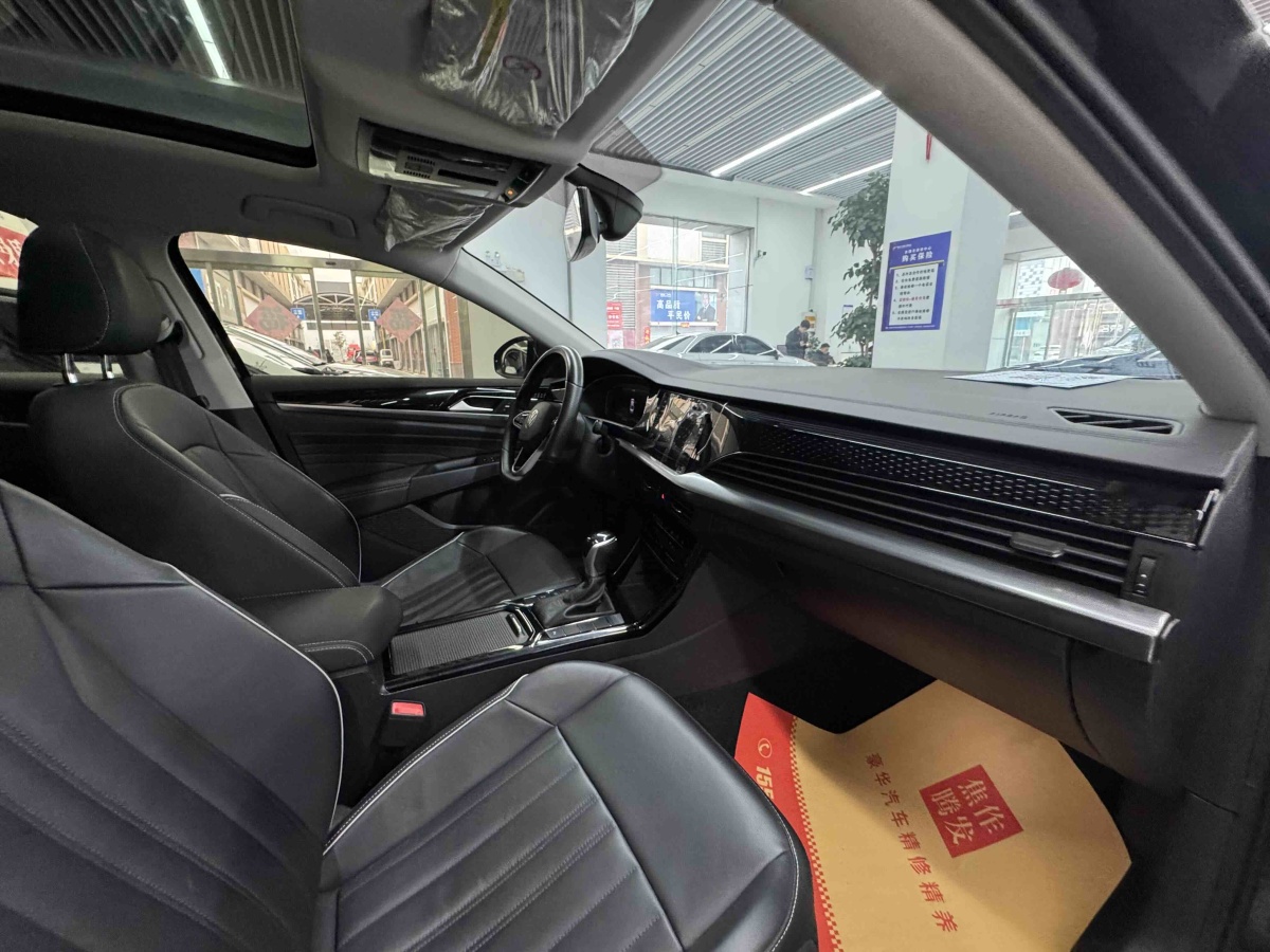 Volkswagen Passat 2023 صورة سيارة #14