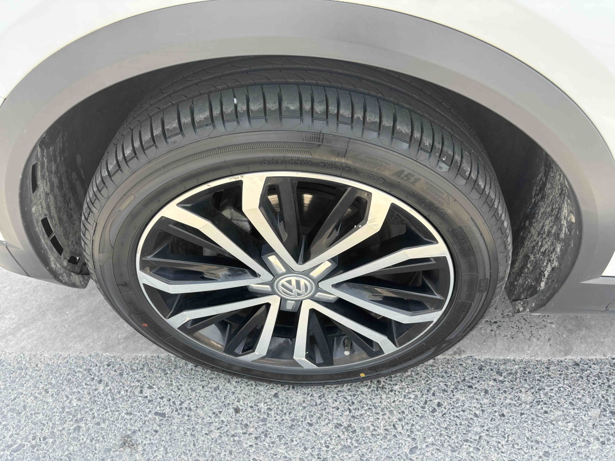 Volkswagen T-Roc 2019 car image #14