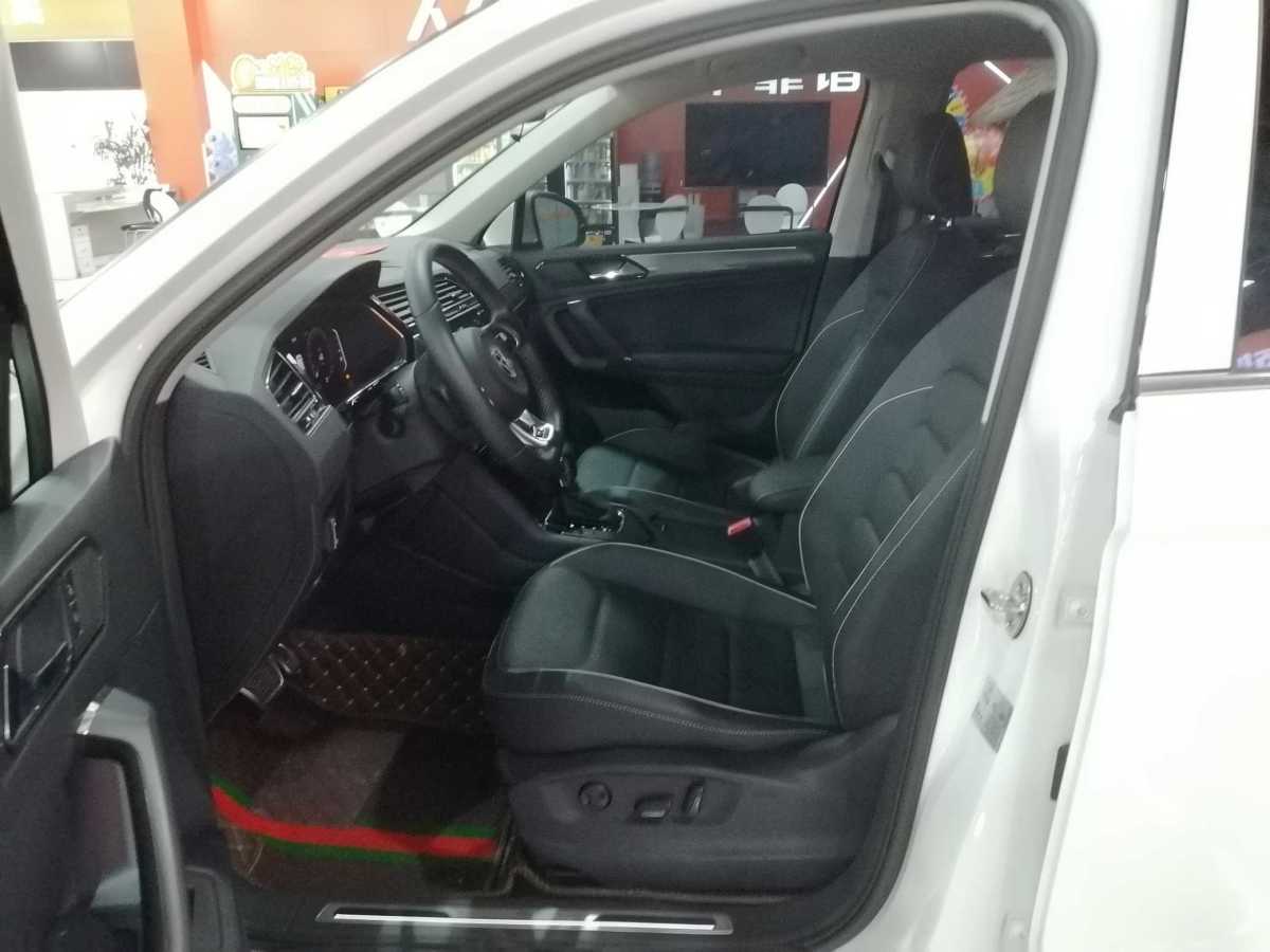 Volkswagen Tiguan L 2021 car image #14