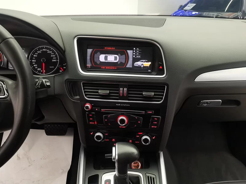 Audi Q5 2018 car image #14