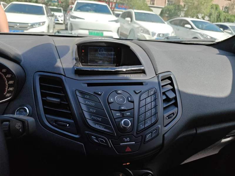 Ford Fiesta (Imported) 2015 #14 Ford Fiesta (Imported) 2015 car image #14