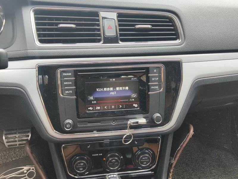 Volkswagen Cross Lavida 2017 immagine di auto #14