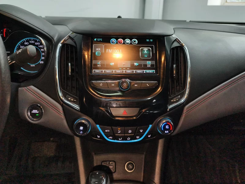 Chevrolet Cruze 2018 #14 Chevrolet Cruze 2018 car image #14