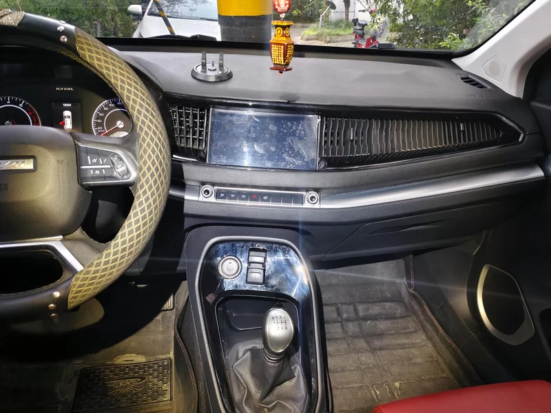 Haval H2s 2018 #14 Haval H2s 2018 car image #14