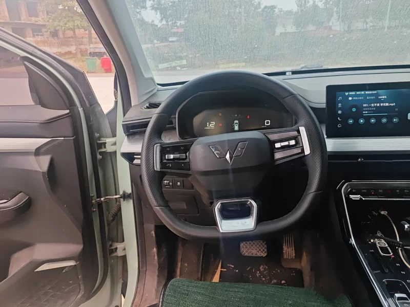 Wuling Asta 2022 car image #14
