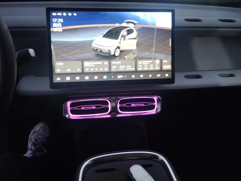 零跑汽车 零跑B10 2025 汽车图片 #14