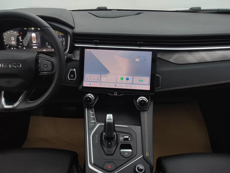 Lynk & Co 01 2024 car image #14