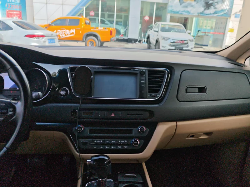 Kia Carnival (Imported) 2016 immagine di auto #14