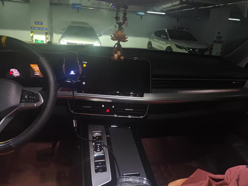 Volkswagen Tavendor 2023 car image #14