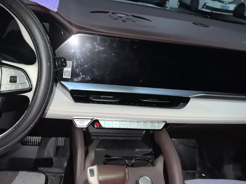 GEELY Tugella 2021 #14 GEELY Tugella 2021 car image #14