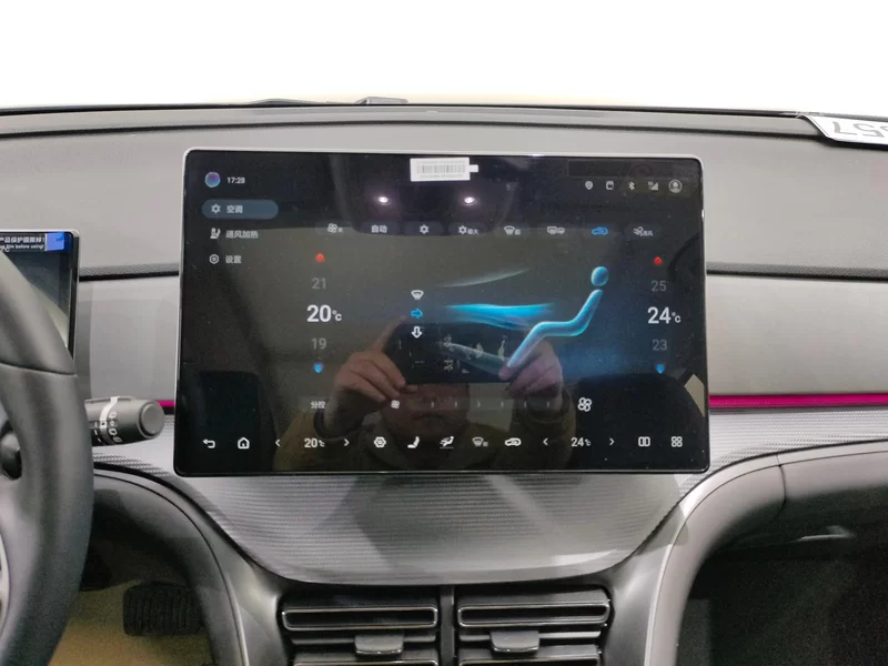 BYD Sea Lion 05 DM-i 2025 car image #14