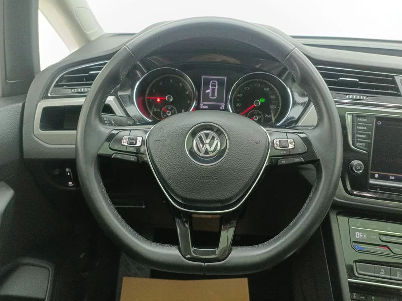 Volkswagen Touran 2021 immagine di auto #14