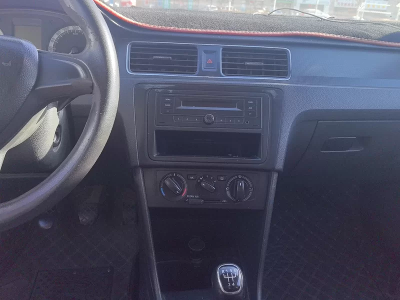 Skoda Rapid 2018 car image #14