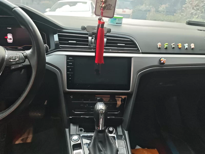 Volkswagen Lamando 2021 immagine di auto #14