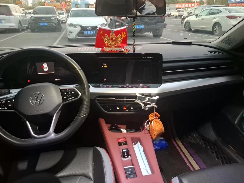 Volkswagen Lamando 2023 immagine di auto #14