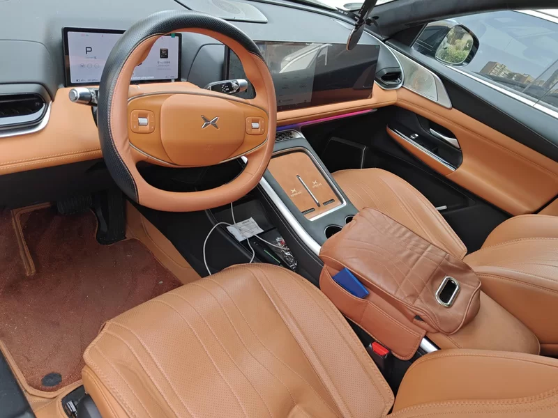 Xpeng G9 2025 immagine di auto #14