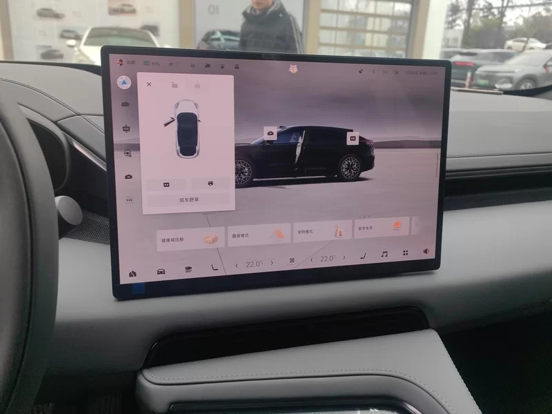 Zeekr 2025 car image #14