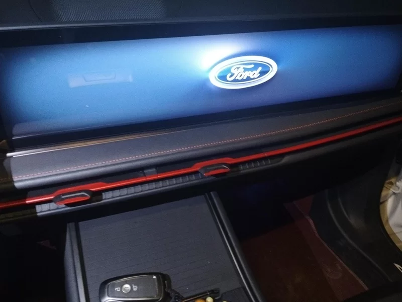 Ford Edge 2023 صورة سيارة #14