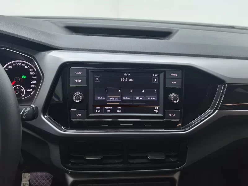 Volkswagen T-Cross 2019 #14 Volkswagen T-Cross 2019 car image #14