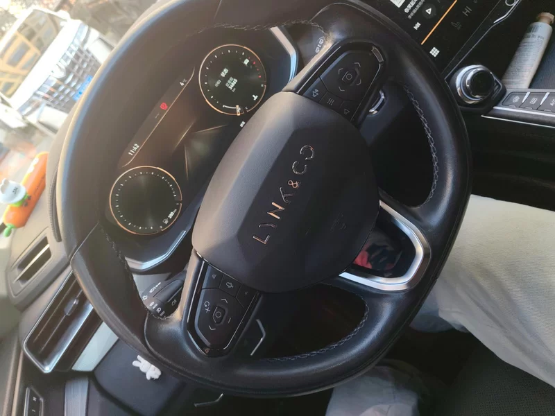 Lynk & Co 01 2022 #14 Lynk & Co 01 2022 car image #14