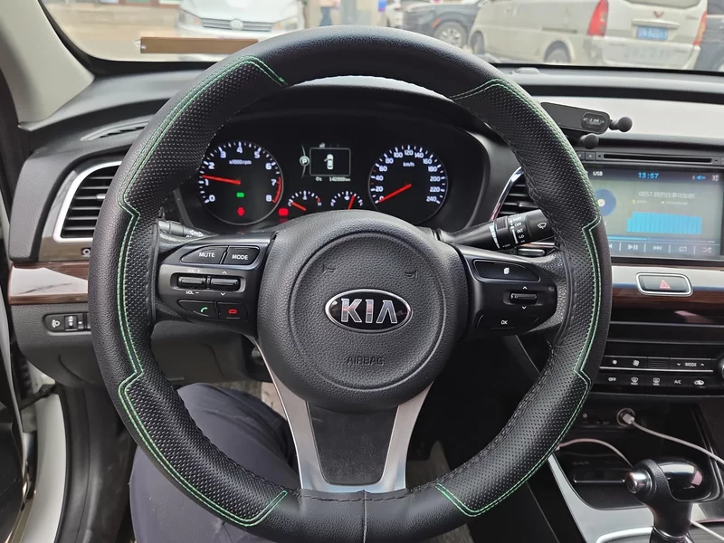 起亚 起亚K4 2015 汽车图片 #14