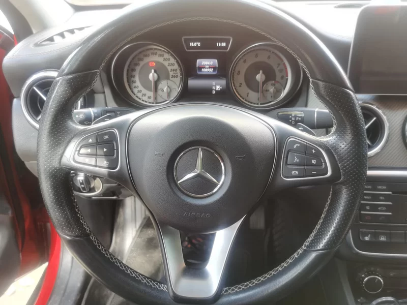 Mercedes-Benz GLA Class 2017 car image #14