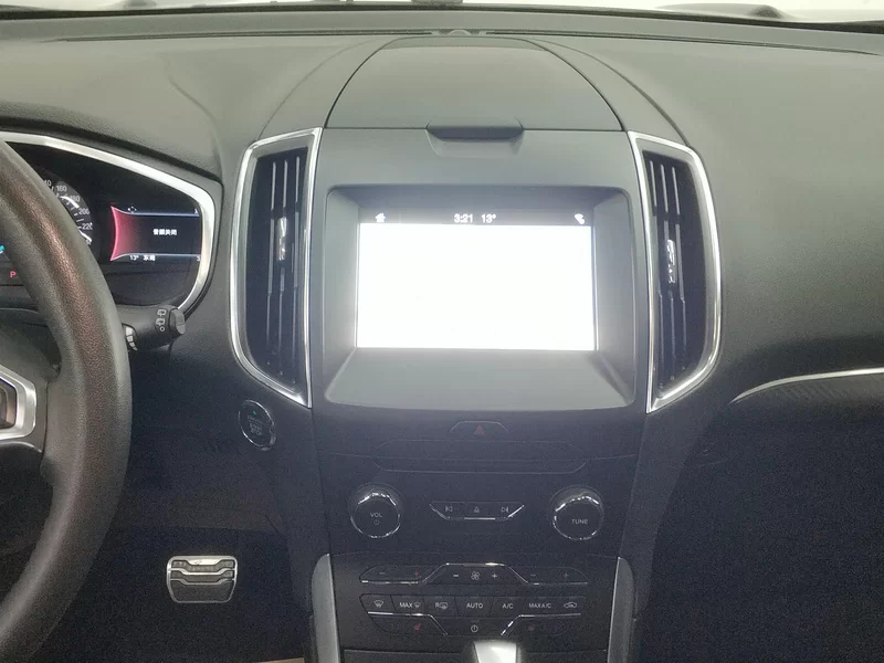 Ford Edge 2019 car image #14