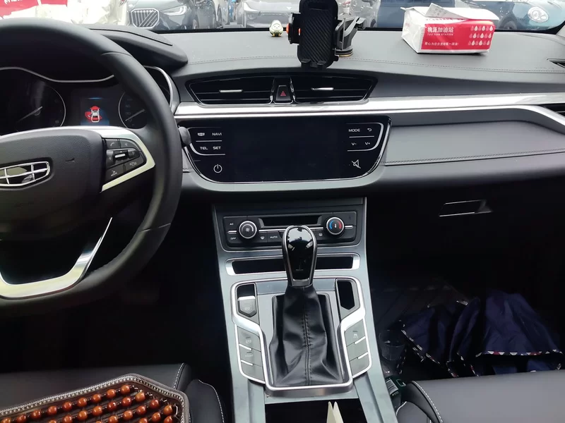GEELY Emgrand 2019 #14 GEELY Emgrand 2019 car image #14