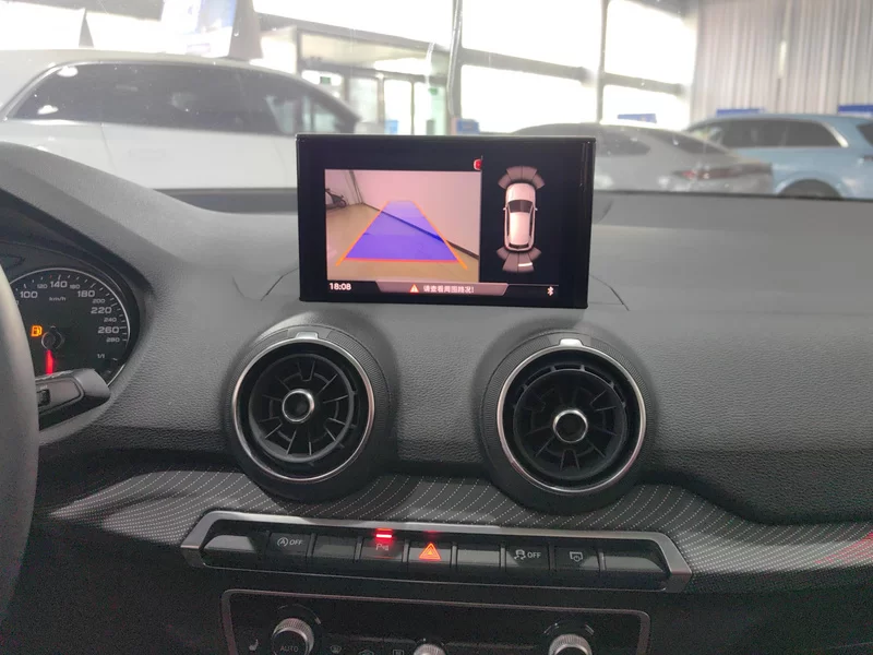 Audi Q2L 2020 car image #14