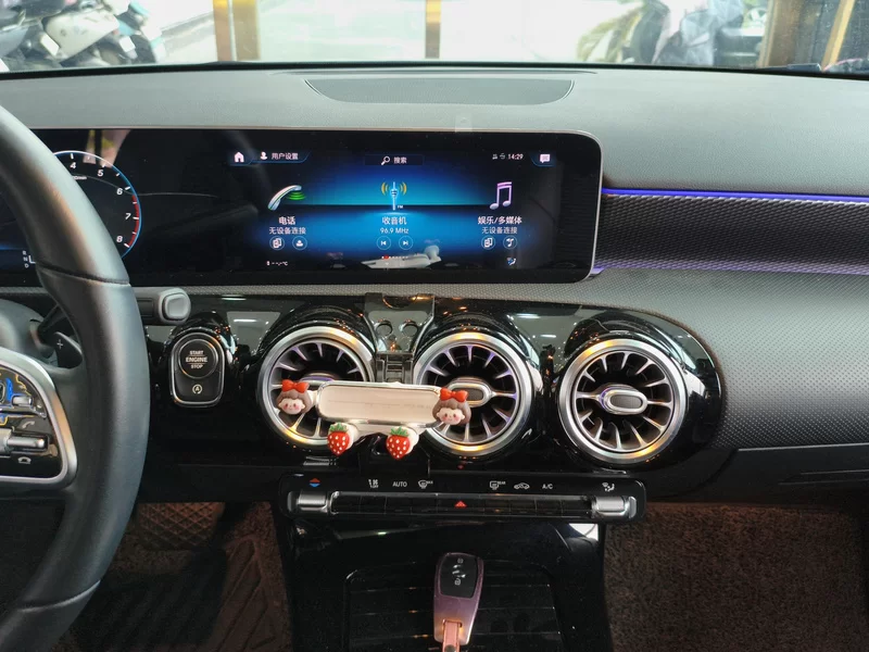 Mercedes-Benz A Class (Imported) 2020 #14 Mercedes-Benz A Class (Imported) 2020 car image #14