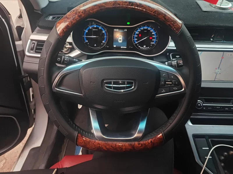 GEELY Emgrand 2019 #14 GEELY Emgrand 2019 car image #14