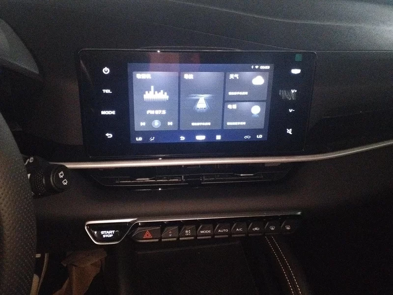 GEELY Coolray 2026 car image #14