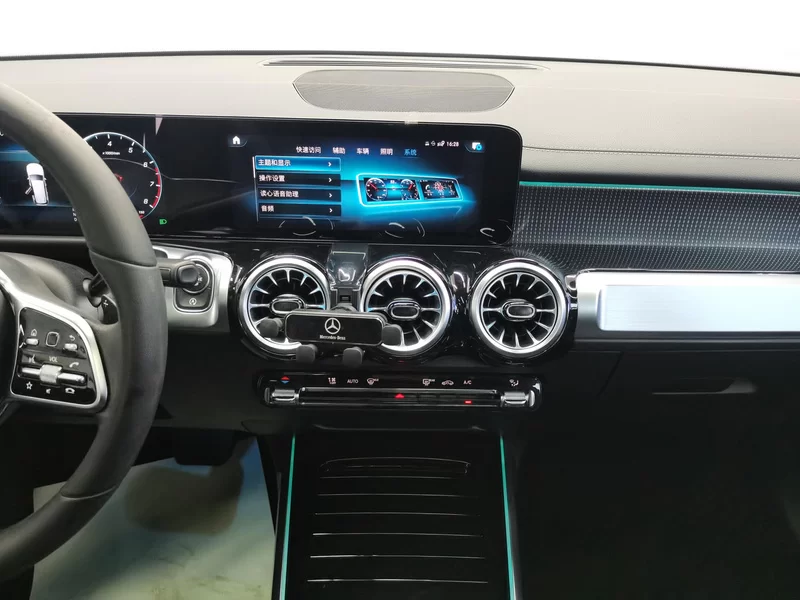 Mercedes-Benz GLB Class 2022 immagine di auto #14