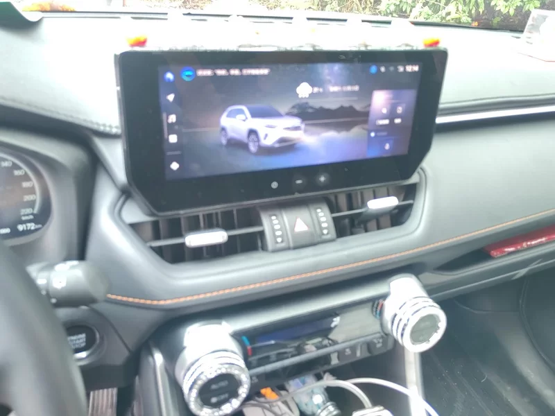 Toyota RAV4 2025 car image #14