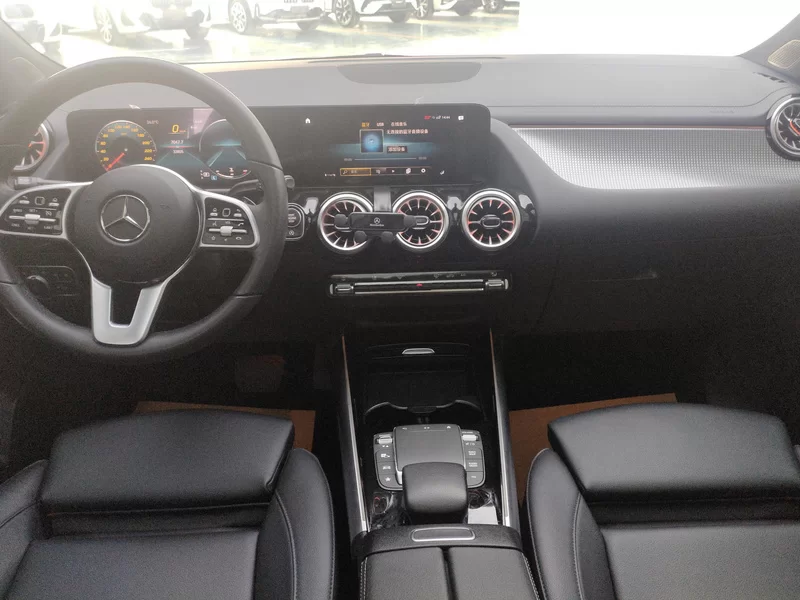 Mercedes-Benz GLA Class 2023 car image #14