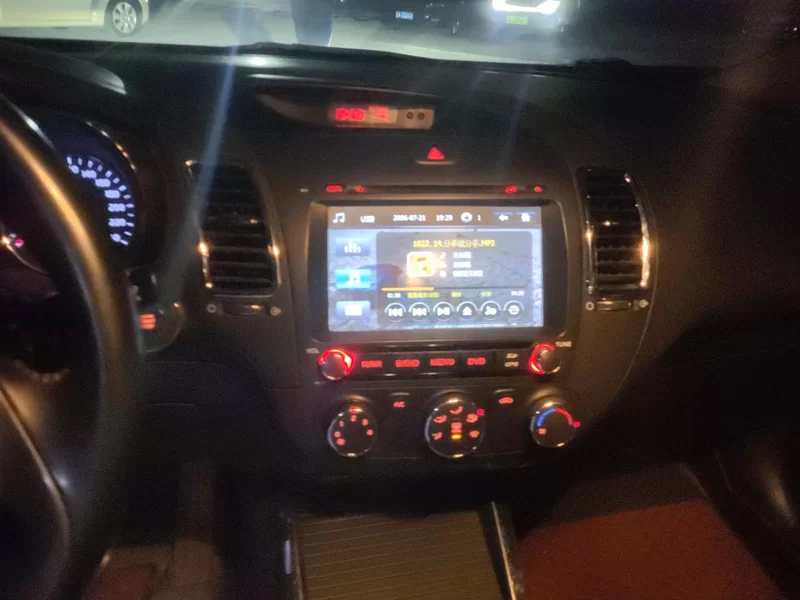 Kia K3 2013 car image #14