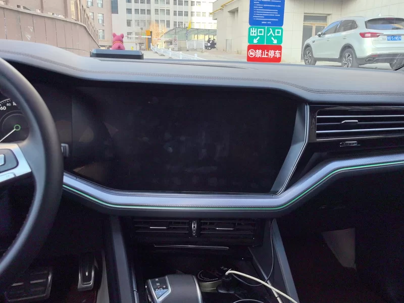 Volkswagen Touareg 2020 car image #14