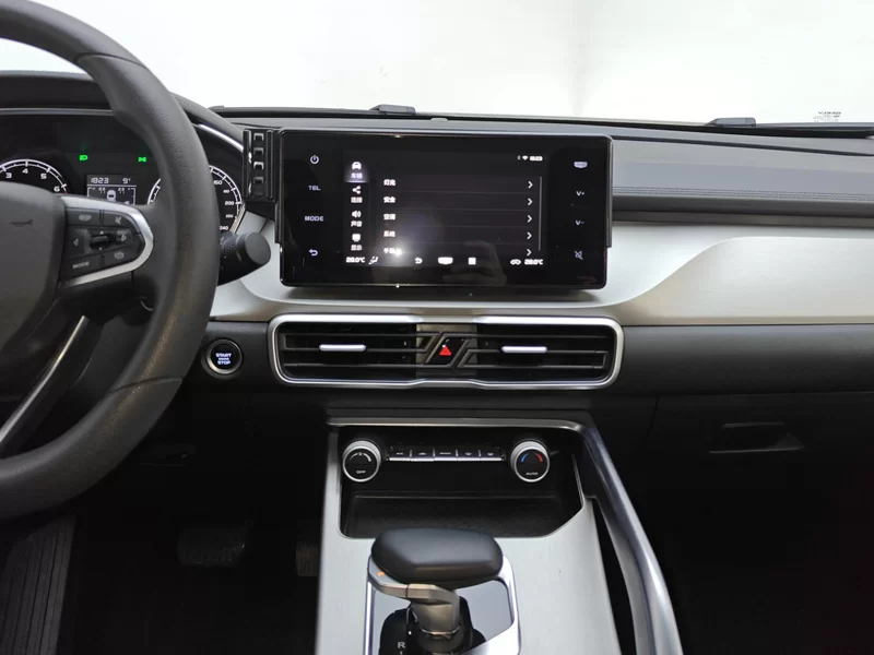 GEELY Coolray 2024 car image #14