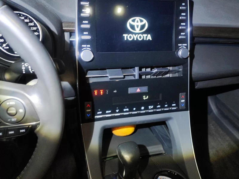 Toyota Avalon 2021 car image #14