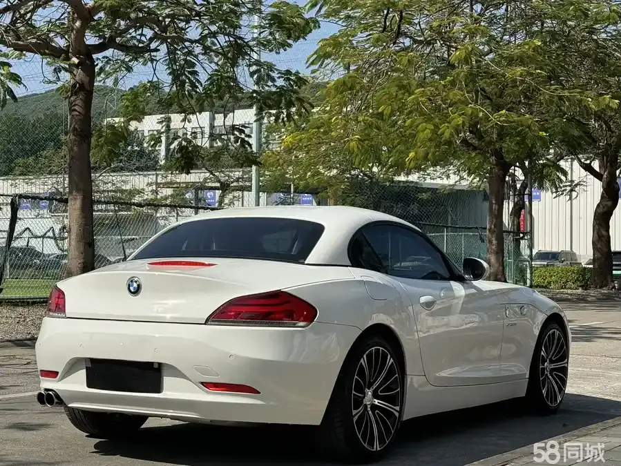 BMW Z4 2011 car image #14