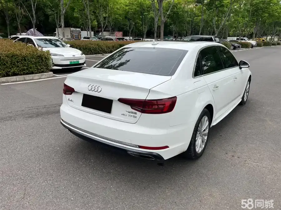 Audi A4L 2018 car image #14