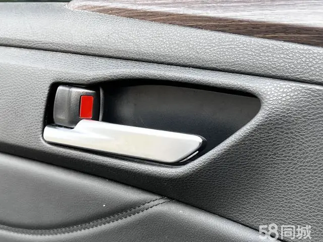 Toyota Avalon 2020 car image #14