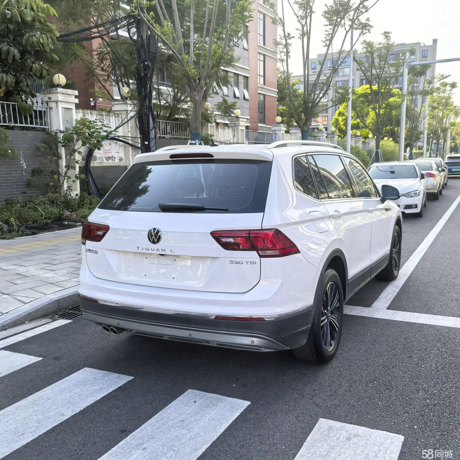 Volkswagen Tiguan L 2021 immagine di auto #14