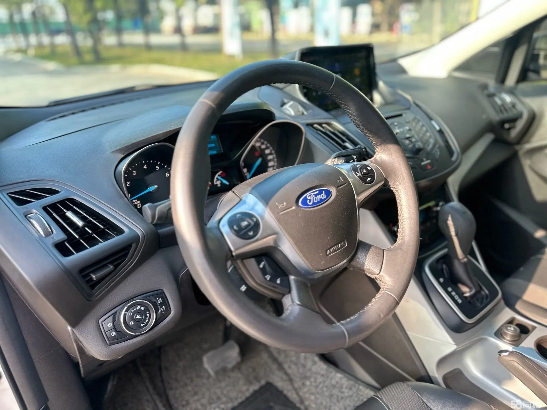 Ford Kuga 2014 car image #14