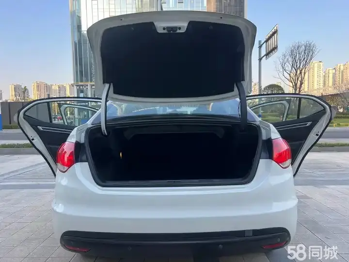 Citroen C4L 2013 immagine di auto #14