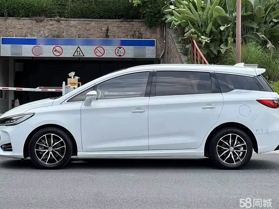 BYD Song MAX 2017 immagine di auto #14